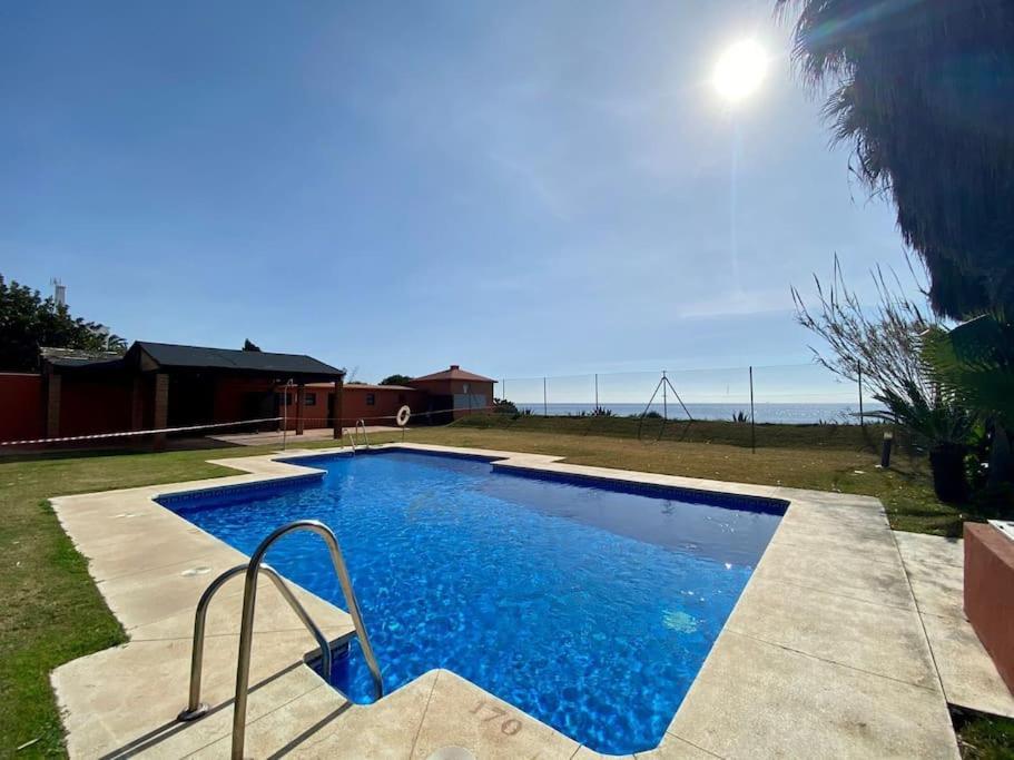 Exclusive Beachfront Penthouse Almayate Alto Luaran gambar