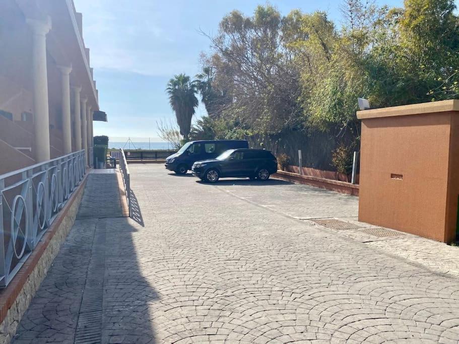 Exclusive Beachfront Penthouse Almayate Alto Luaran gambar